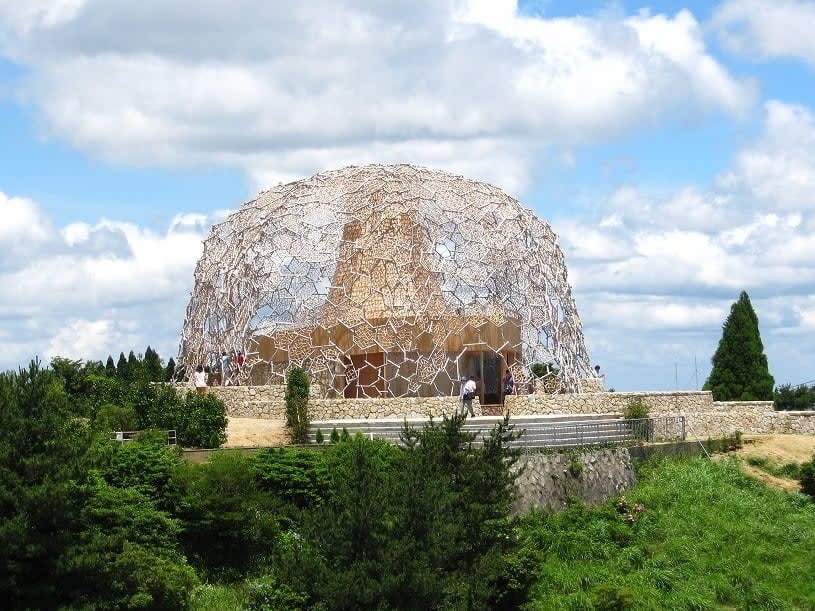 自然体感展望台 六甲枝垂れ 入場券 六甲山で四季折々の自然を体感！神戸、大阪の美しい景観が一望できます＜神戸市・六甲山＞ |  兵庫の観光&遊び・体験・レジャー専門予約サイト VELTRA(ベルトラ)