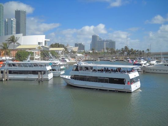マイアミ　豪邸拝見クルージング＆ショッピングツアー ＜日本語ドライバーガイド＞