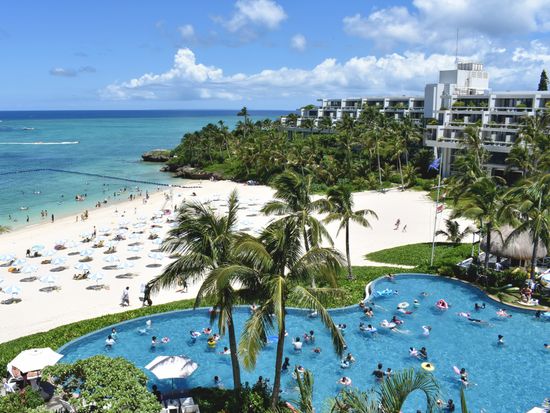 ビーチとラグーンプール1