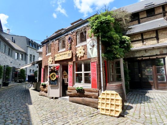 Belgium__pixta_89186465_M