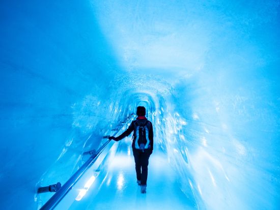 ユングフラウヨッホ展望台と氷の宮殿　日帰りツアー＜日本語ガイド／インターラーケン発＞