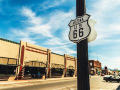 USA_Arizona_66 Road sign_Williams_shutterstock_794029318