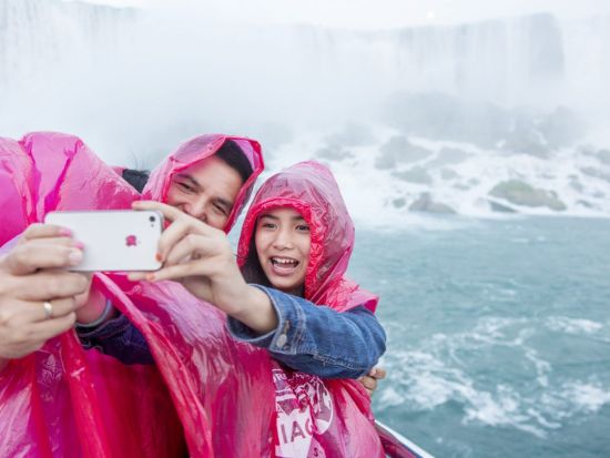 早朝一番乗り　ナイアガラの滝クルーズ＆滝の裏側ツアー ＜英語ガイド＞