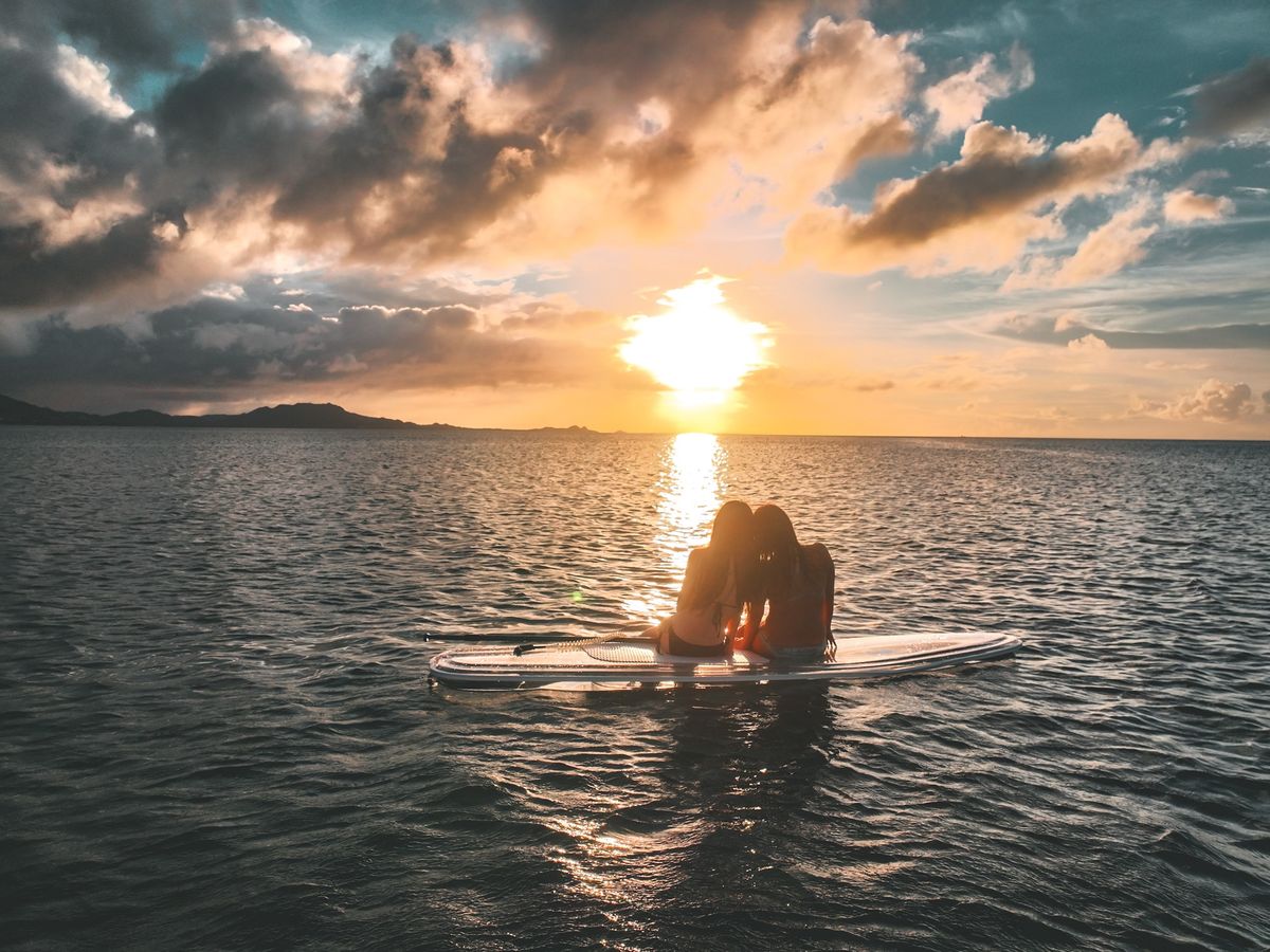 サンセットクリアSUP 石垣島の穏やかな海の上から夕日が堪能できる
