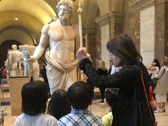 キッズルーブル　お子様向けルーブル美術館 アート鑑賞　公認日本語ガイドがご案内するプライベートツアー＜2時間＞ by EMI