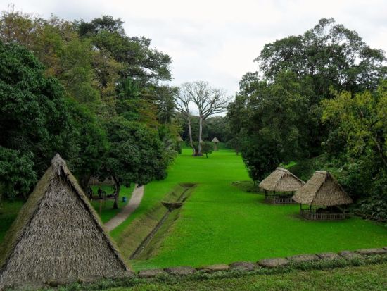 世界遺産キリグア遺跡観光ツアー＜日本語または英語ガイド／グアテマラシティ発＞