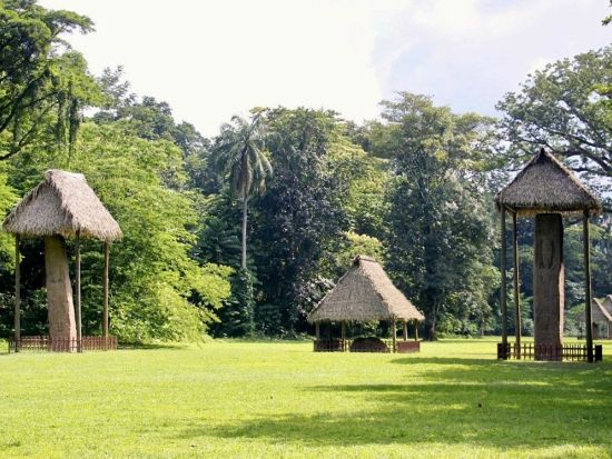 世界遺産キリグア遺跡観光ツアー＜日本語または英語ガイド／グアテマラシティ発＞
