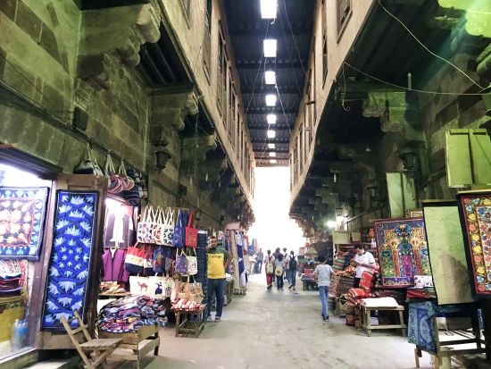 ローカルフード堪能！カイロ旧市街食べ歩き＆グリルレストランディナー＜日本語／送迎付／カイロ発／専用車＞