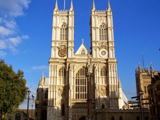 【プライベート】ロンドン三大宮殿と王室ゆかりの地を訪ねるロイヤルウォークツアー　世界遺産ウエストミンスター寺院入場券付＜日本語＞ by アートローグ