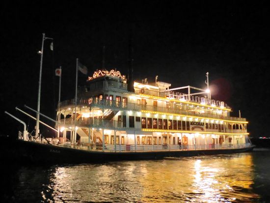 ミシガンナイトクルーズ 湖上で過ごすロマンティックなひととき♪＜90分／大津港発＞