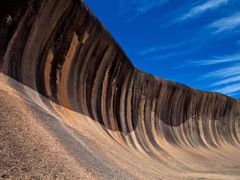 Australia_Perth_Wave_Rock_shutterstock_159746042