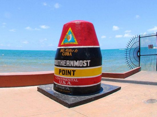 キーウエスト日帰り観光ツアー　到着後は約5時間のフリータイムで自由に観光 ＜英語ドライバー＞