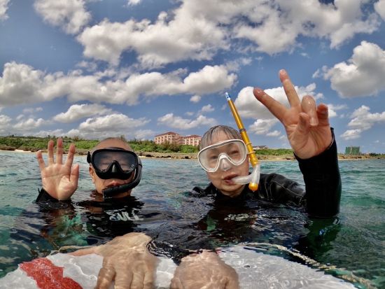 【貸切】シニア世代の参加OK　ウミガメシュノーケリング or SUP（スタンドアップパドル）ツアー 家族や3世代の参加におすすめ＜GoPro写真付き／宮古島＞