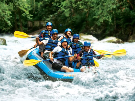 アユン川 ラフティングツアー　選べる午前または午後コース ＜食事付き／英語ガイド＞