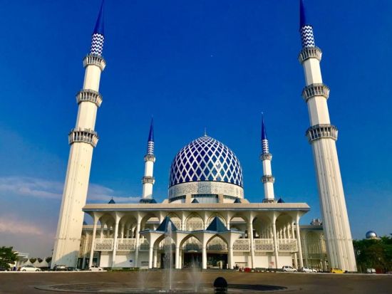 クアラルンプール郊外観光ツアー　人気観光地を網羅！ピンクモスク＆ブルーモスク＆バトゥ洞窟 ＜昼食付き／日本語ガイド＞