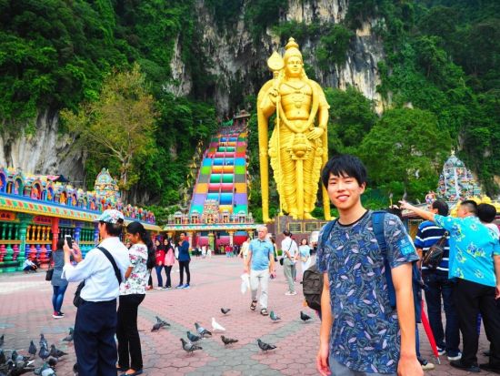 クアラルンプール郊外観光ツアー　人気観光地を網羅！ピンクモスク＆ブルーモスク＆バトゥ洞窟 ＜昼食付き／日本語ガイド＞