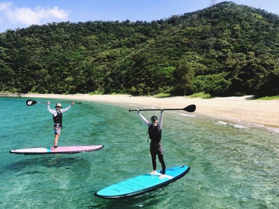 【貸切チャータークルーズ】大型クルーザーを貸切！ワンランク上の贅沢なプライベートツアー 多彩なオプションアクティビティ追加可能＜龍郷町＞ by ON SHORE