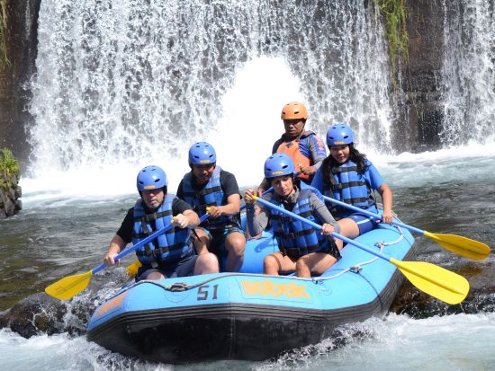 トラガワジャ川 ラフティングツアー ＜ビュッフェランチ付き／英語ガイド＞