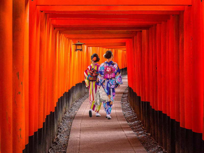 Fushimi Inari Taisha_Kimono_shutterstock_550609591