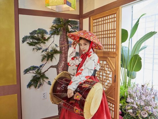 女子旅におすすめ！韓流衣装体験スタジオ ルミスペースでセルフ撮影＋韓国グルメ＋Nソウルタワー夜景観賞 話題のフォトシグネチャー体験も！＜夕食付／日本語ガイド＞