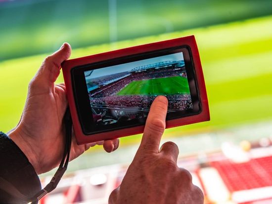 Stadium_Tour_Interactive_Handset_rc7pnn