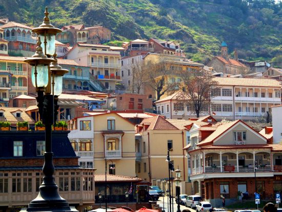 魅惑のカフカスを巡る6泊7日！アゼルバイジャン＋ジョージア＋アルメニア周遊ツアー＜車＋ガイド貸切／5月～10月／食事・宿泊付／アゼルバイジャン発＞