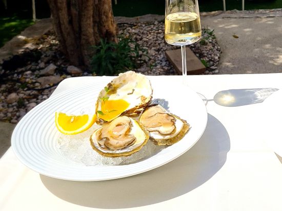 コプン (Kopun)  食事券＆事前予約サービス☆聖イグナチオ教会前の人気レストラン＜ランチまたはディナー／ドブロブニク旧市街＞