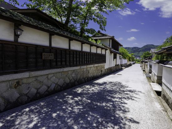 貸切観光タクシー ノスタルジック岡山 吹屋ふるさと村・紺屋川美観地区・備中松山城を訪れる 空港送迎も可＜6時間／1～9名／岡山・倉敷発着＞by倉敷タクシー