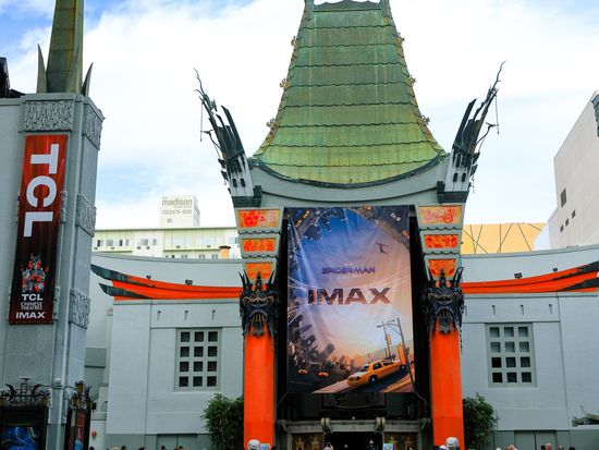 USA_Los Angeles_TCL Chinese Theatres_pixta_87371498_M