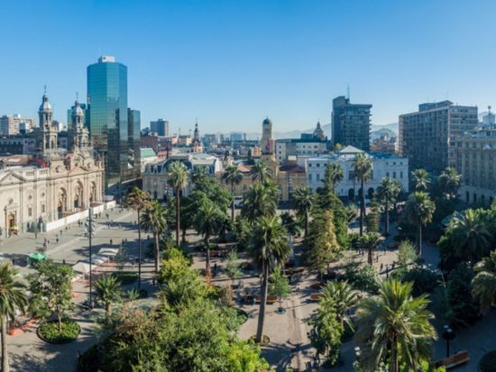 旅行初日にオススメ！サンティアゴ市内観光半日ツアー＜混載／午前／英語ガイド／サンティアゴ発着＞