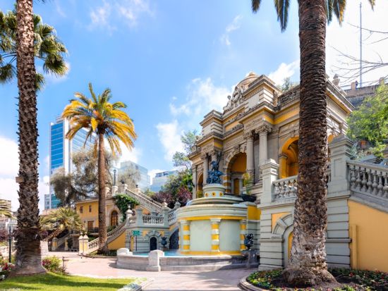 旅行初日にオススメ！サンティアゴ市内観光半日ツアー＜混載／午前／英語ガイド／サンティアゴ発着＞