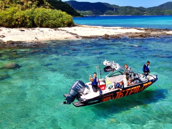 奄美大島【ボートチャーター】 貸切ボートでコウトリ浜へご案内 各種マリンアクティビティ体験付！オプション追加で最大18名まで乗船可by奄美シーランド