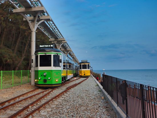 Korea_Busan_Haeunde Blueline Park_pixta_74858568