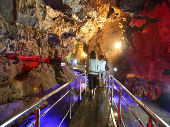 鍾乳洞セット券 高山濃飛バスセンターから鍾乳洞口間の往復バス＋飛騨大鍾乳洞入場券＜高山市＞