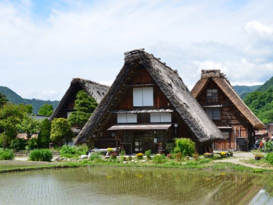 白川郷合掌造り民家園セット券 高山濃飛バスセンターから白川郷間の往復バス＋白川郷合掌造り民家園の入園券＜高山市＞