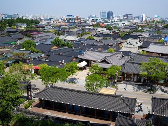 全州(チョンジュ)観光ツアー　ドラマロケ地を訪問！全州韓屋村＋梧木台＋殿洞聖堂ほか　全州ビビンパのランチ付き＜1日／日本語ガイド／昼食付／ホテル送迎付＞