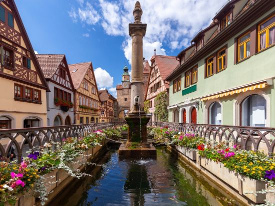 ロマンチック街道バスツアー　ローテンブルク＆ヴァイカースハイム城 ＜5～9月／英語ガイド／フランクフルト発＞