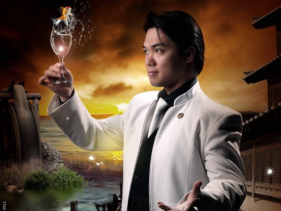 マジカルミステリーショー　ハワイ最高峰のマジックショー！一流マジシャンの技を目の前で鑑賞！ 最前列で楽しめるVIP席も＜ヒルトンワイキキビーチ内＞