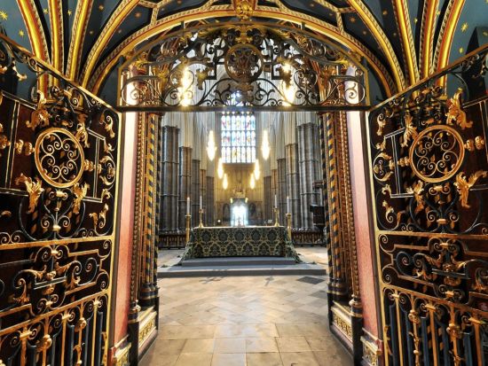 ウェストミンスター寺院入場＆アフタヌーンティー付き！王室ゆかりの名所を巡るロンドン観光ツアー＜英語＞by Evan Evans Tours