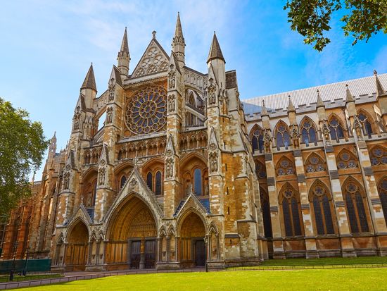 Westminster_Abbey_shutterstock_570374026 (1)