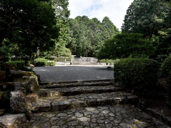 京都・山科ウォーキングツアー　地元ガイドと行く 天智天皇陵から旧東海道へ巡る旅＜2時間半／京都市＞