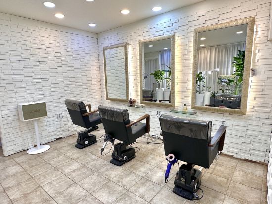 美容室イーリード「Ye-Lead」憧れの韓国トレンドヘアに！人気ヘアサロンのヘアスタイリング＆ヘッドスパを体験 ＜英語OK／明洞駅徒歩3分＞