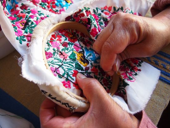 サン・アントニーノ村の刺繡3 (2)