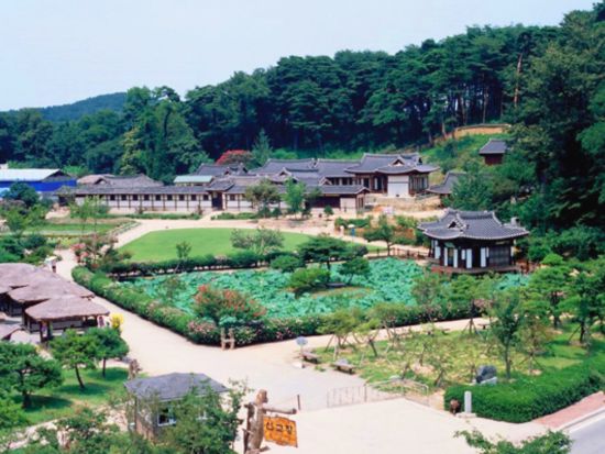 江原 江陵（カンヌン）日帰りツアー　烏竹軒＋船橋荘＋注文津海水浴場　韓国ドラマロケ地＆人気K-POPグループの聖地巡り＜1日／昼食付／日本語ガイド／ソウル発＞