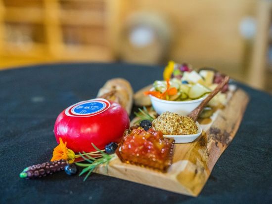 プリンスエドワード島　ワイナリーやクラフトブリュワリーなど4つの醸造所を巡る＜試飲・ランチ付き／英語ガイド／シャーロットタウン発＞