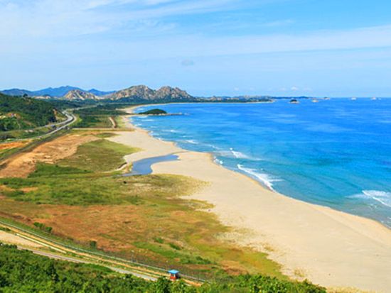 江原 高城郡の南北境界線（DMZ）日帰りツアー　高城統一展望台＋DMZ博物館＋花津浦　南北関係の歴史を知る1日＜昼食付き／日本語ガイド／ソウル発＞