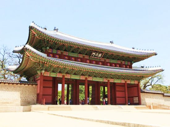 ソウル市内観光ツアー　ソウル市内の世界遺産3か所を巡る！昌徳宮（チャンドックン）＋宗廟＋宣靖陵（ソンジョンヌン）＜1日／昼食付き／日本語ガイド＞