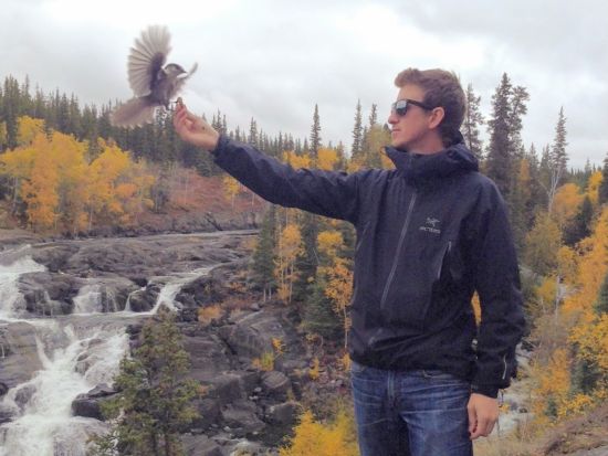 イエローナイフ　キャメロン滝ハイキングツアー ＜8～11月／日本語または英語ガイド＞