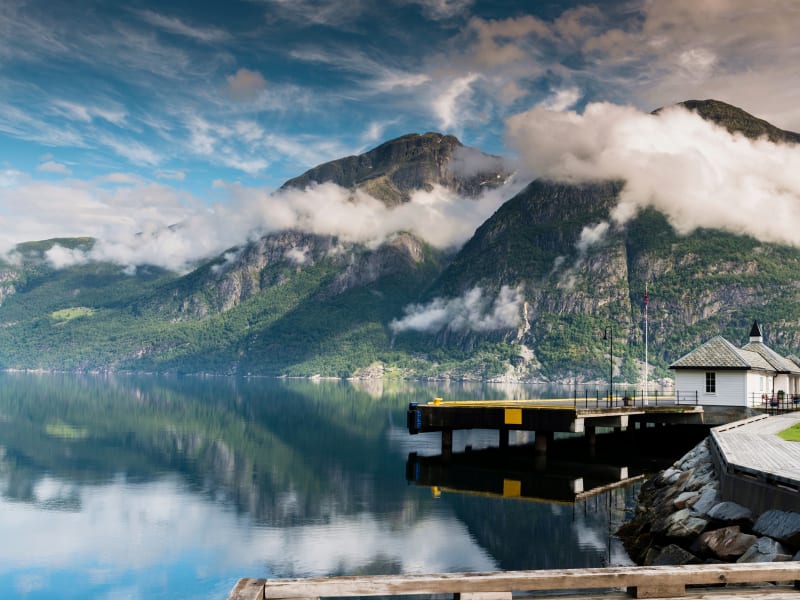 Eidfjord_AdobeStock_174484617