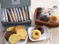 岩瀬牧場 焼きドーナッツ、パウンドケーキ各種